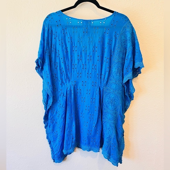JOHNNY WAS KEYHOLE PONCHO TOP - Eyelet Blue - Picture 8 of 9